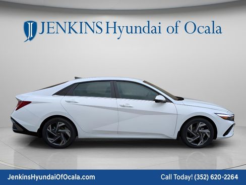 New 2026 Hyundai Elantra Limited FWD image 3