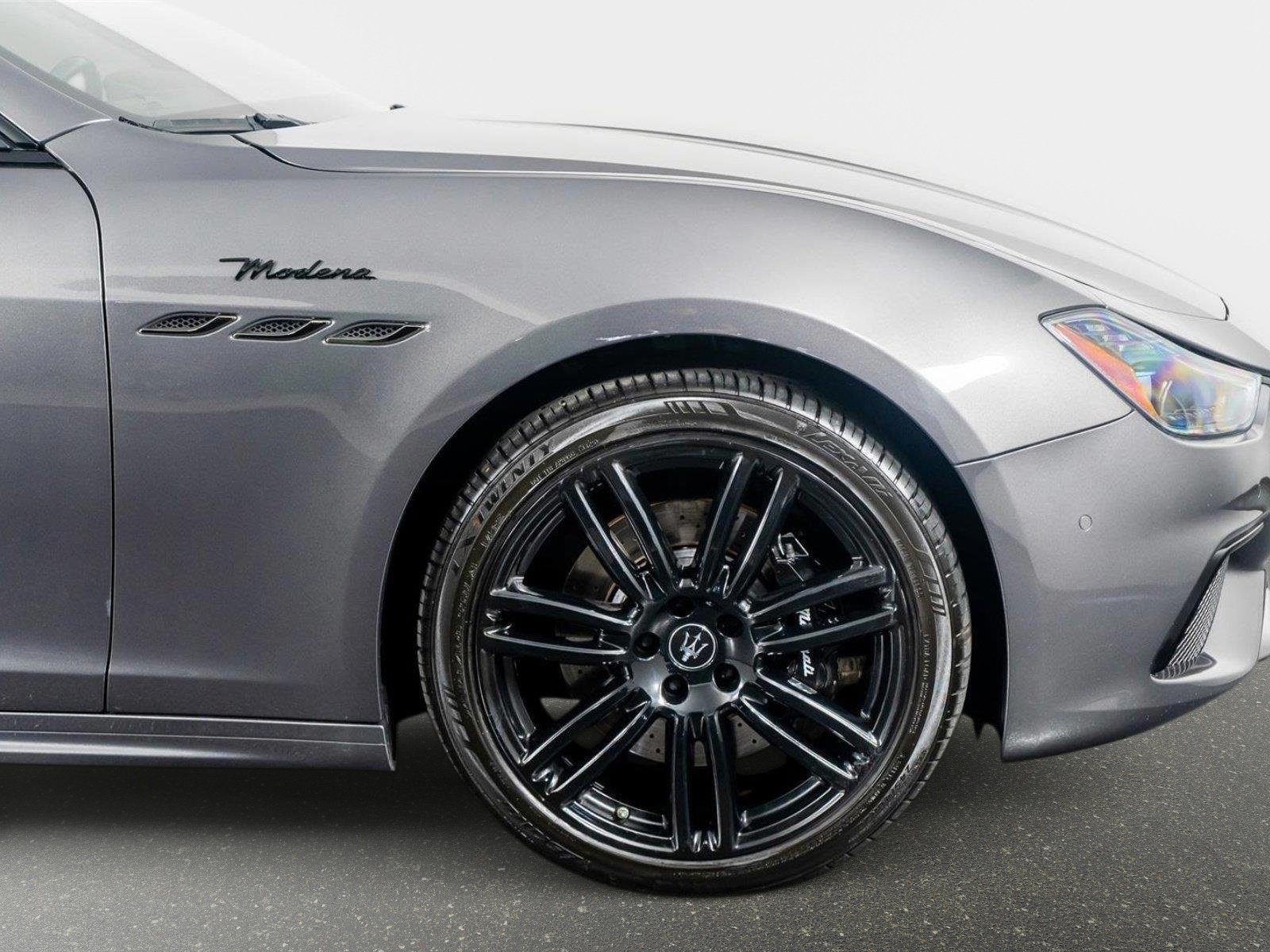 Used 2023 Maserati Ghibli Modena Q4 AWD/4WD image 4