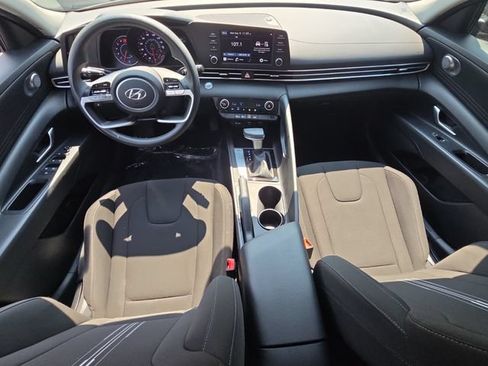 Used 2023 Hyundai Elantra SEL FWD image 13