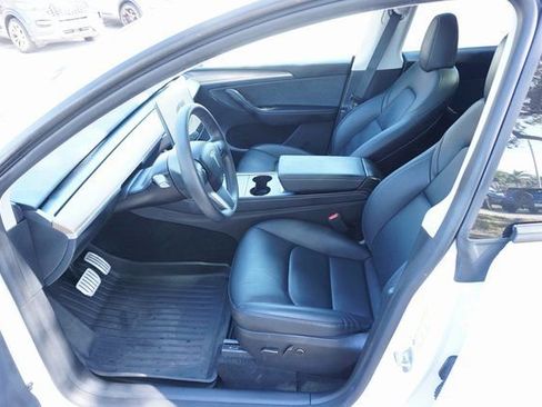 Used 2024 Tesla Model Y Performance image 17