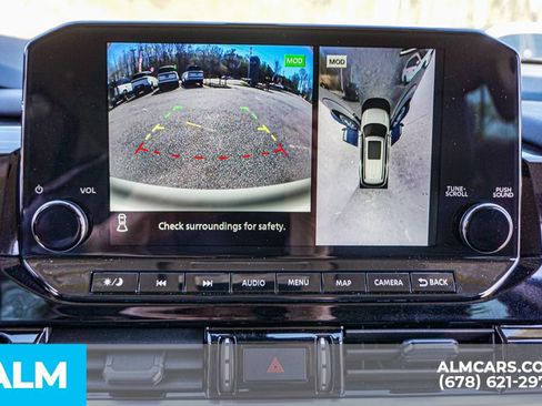 Used 2025 Nissan Pathfinder SL FWD image 36