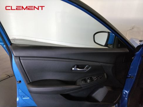 Used 2025 Nissan Sentra SV FWD image 24