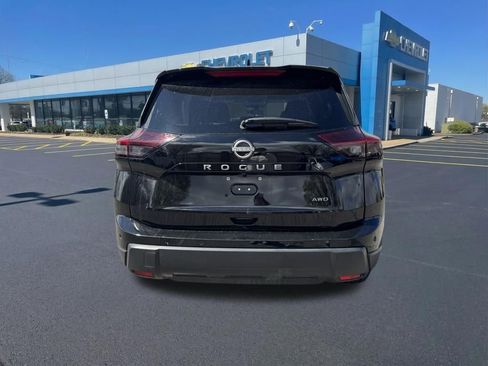 Used 2025 Nissan Rogue SV image 6