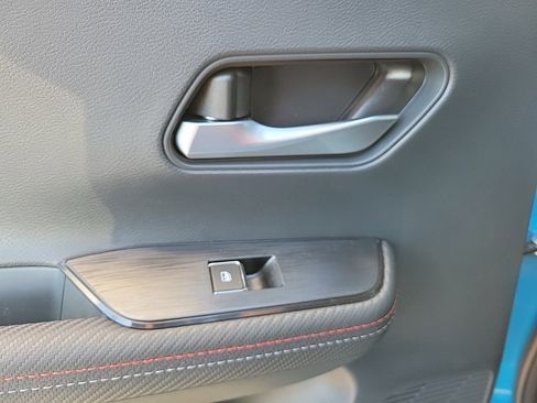 New 2025 Nissan Kicks SR w/ SR Premium Package FWD image 20