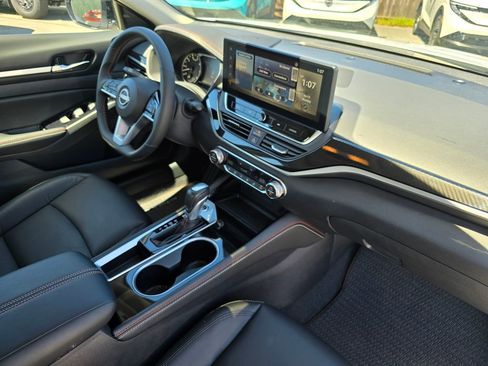 Used 2025 Nissan Altima 2.5 SR w/ SR Premium Package image 25