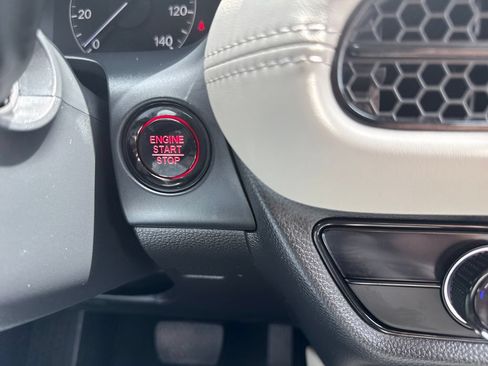 Certified 2025 Honda HR-V LX image 32