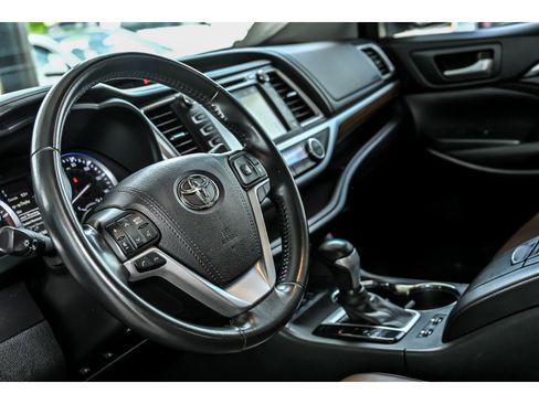 Used 2017 Toyota Highlander Limited w/ Protection Package #3 AWD/4WD image 15