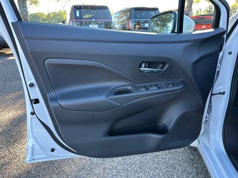 New 2025 Nissan Versa SV w/ Trunk Package image 10