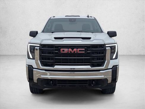 Used 2024 GMC Sierra 2500 Pro image 2