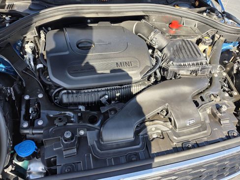 Used 2022 MINI Cooper Clubman S w/ Premium Package image 18