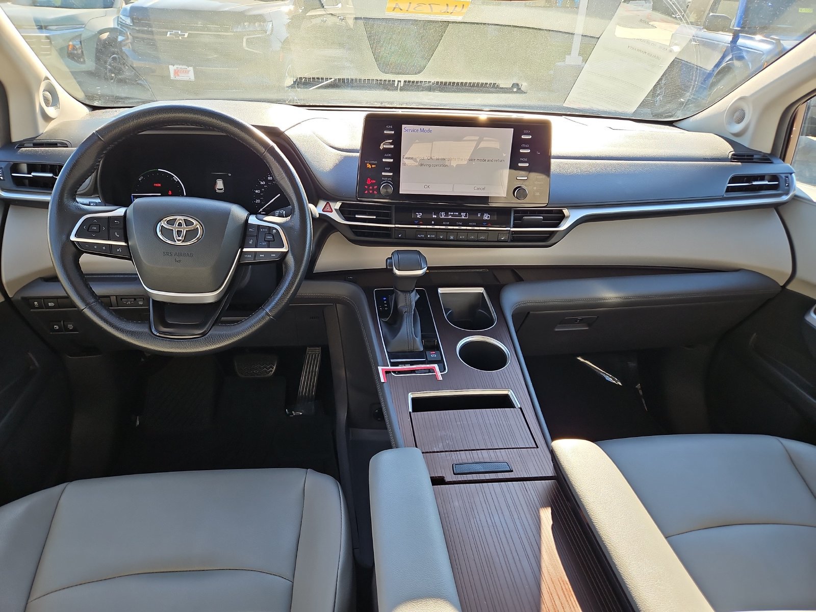 Certified 2022 Toyota Sienna XLE w/ XLE Plus Package FWD image 8