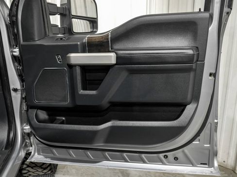 Used 2022 Ford F350 Lariat w/ Lariat Ultimate Package AWD/4WD image 44