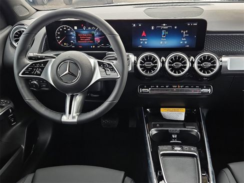 New 2026 Mercedes-Benz GLB 250 image 17
