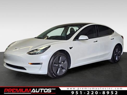 Used 2023 Tesla Model 3 Standard Range RWD image 1
