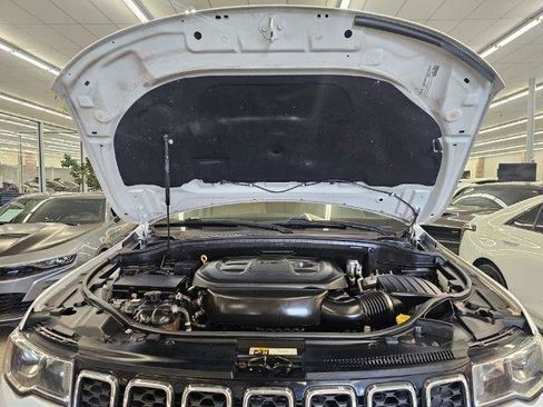 Used 2019 Jeep Grand Cherokee Limited AWD/4WD image 38