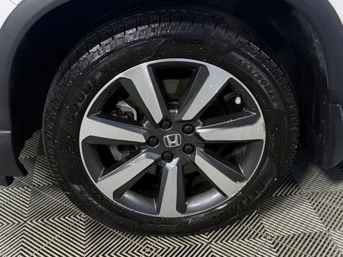 Used 2025 Honda Pilot Touring image 24
