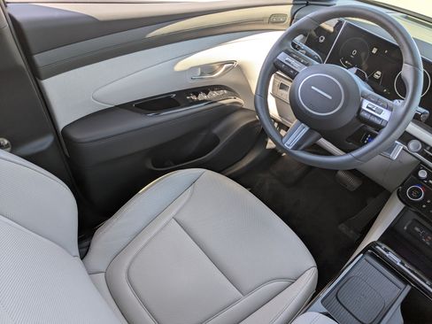 Certified 2025 Hyundai Tucson Limited image 15