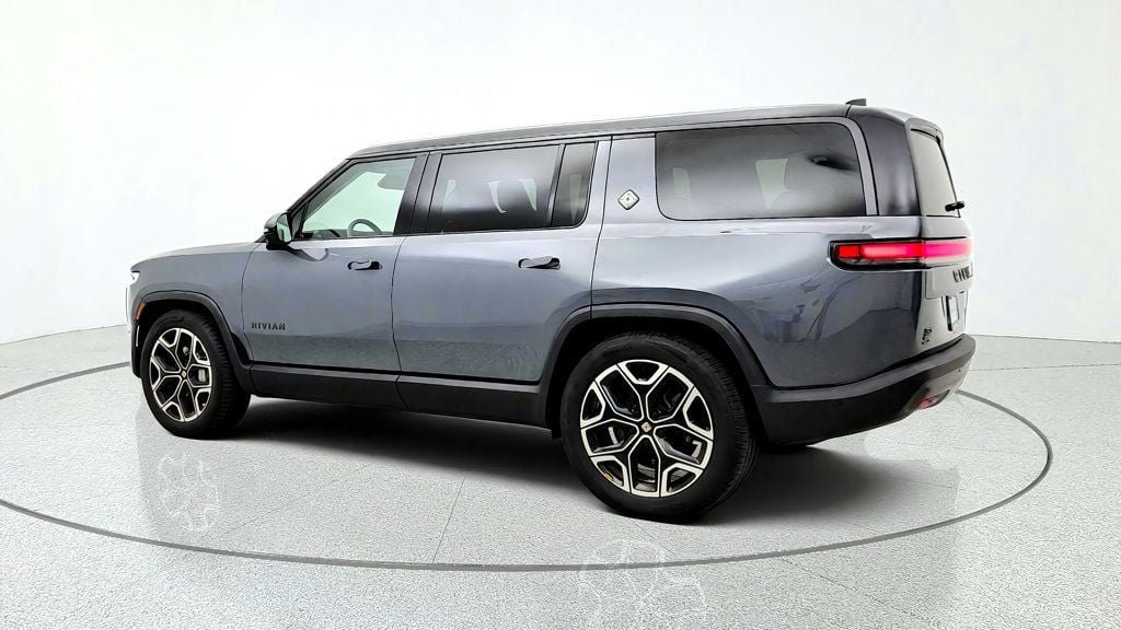 Used 2025 Rivian R1S Adventure Dual AWD/4WD image 7