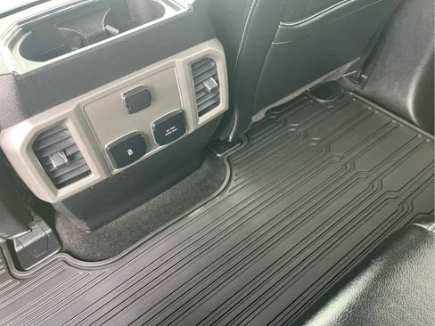 Used 2019 Ford F150 Lariat image 24