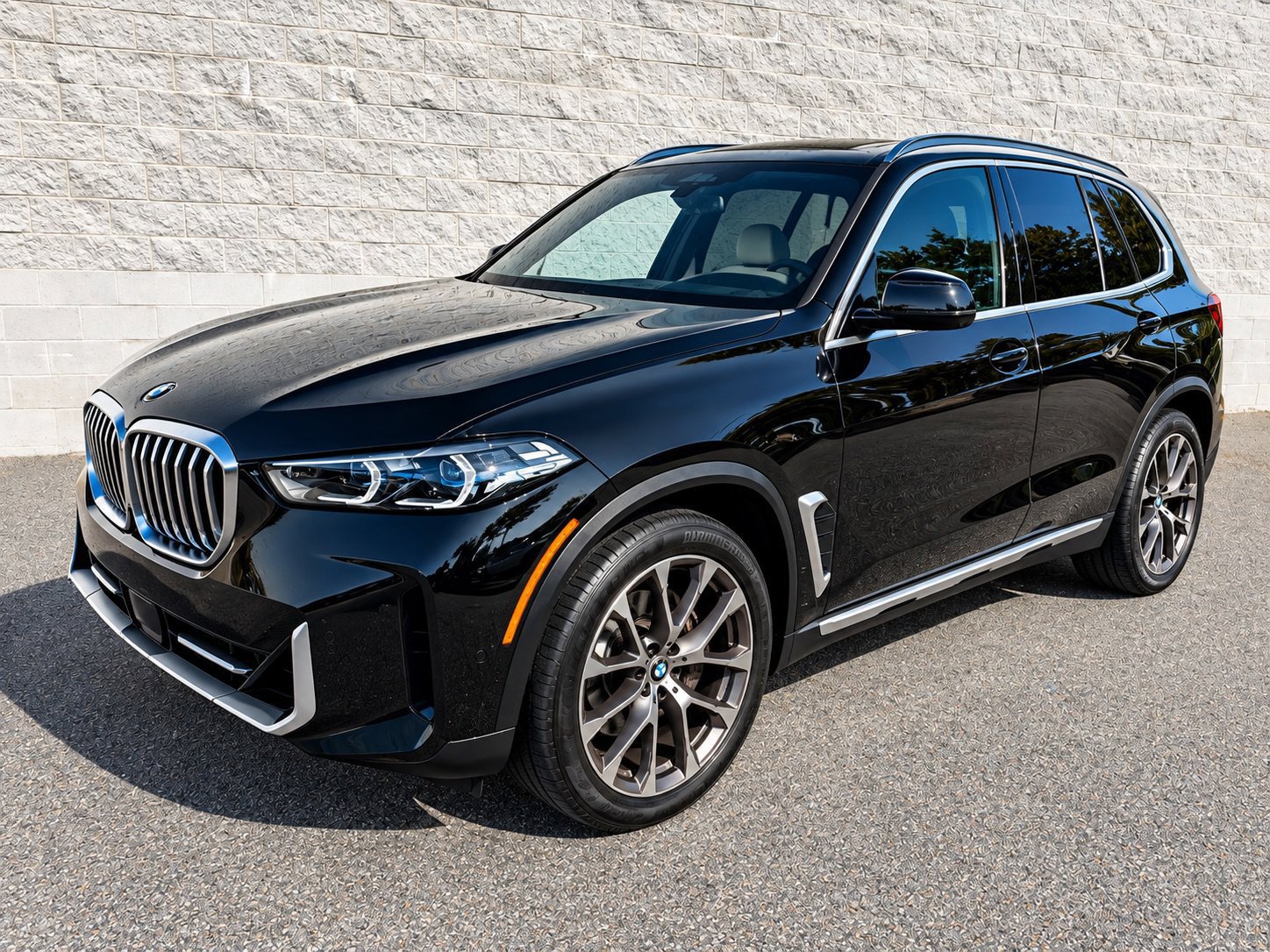 Used 2025 BMW X5 xDrive40i w/ Climate Comfort Package AWD/4WD image 1