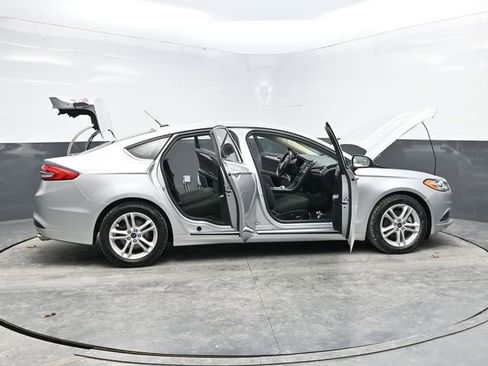 Used 2018 Ford Fusion SE image 42