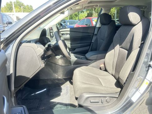 Used 2024 Honda Accord EX image 11