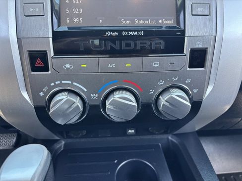 Used 2019 Toyota Tundra SR5 w/ SR5 Convenience Package RWD image 24