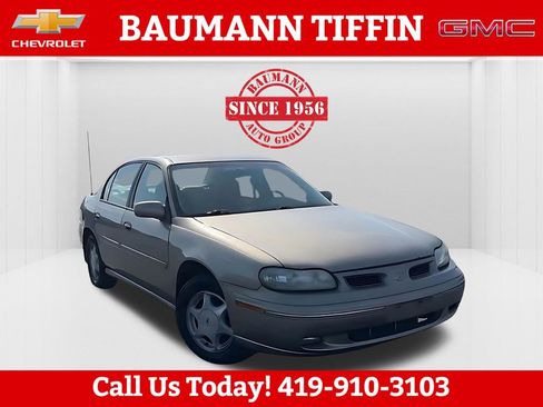 Used 1998 Oldsmobile Cutlass GLS image 1