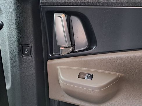 Used 2025 Kia Carnival image 26