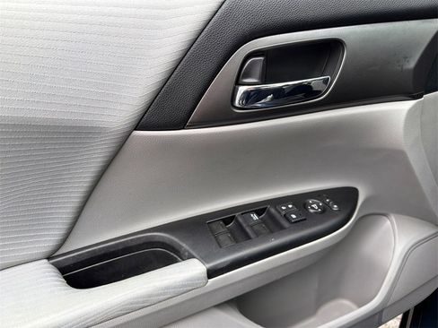 Used 2015 Honda Accord LX image 31