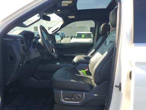 Used 2024 Ford Expedition Max Platinum image 24