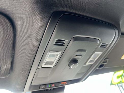 Used 2025 Chevrolet Suburban LT AWD/4WD image 35