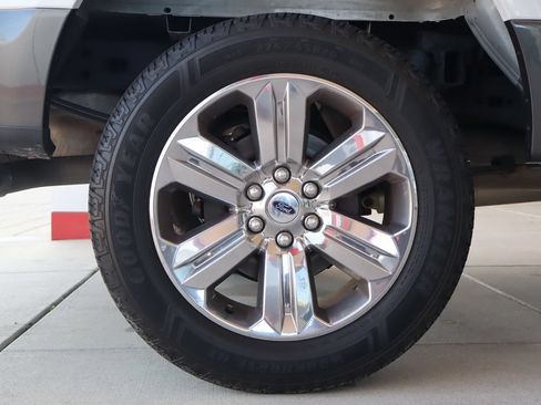Used 2019 Ford F150 XLT w/ Equipment Group 302A Luxury AWD/4WD image 10