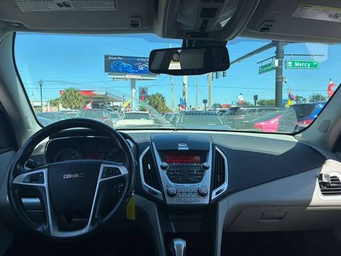Used 2011 GMC Terrain SLT FWD image 4