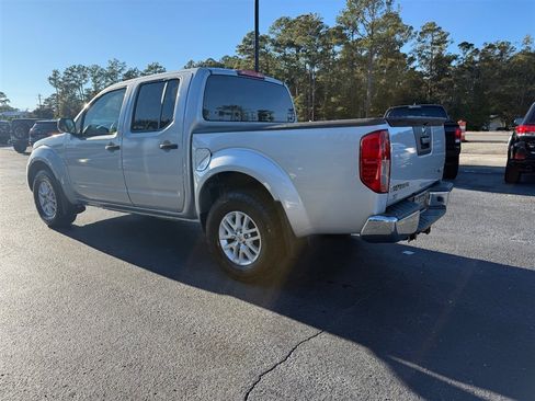 Used 2018 Nissan Frontier SV image 23