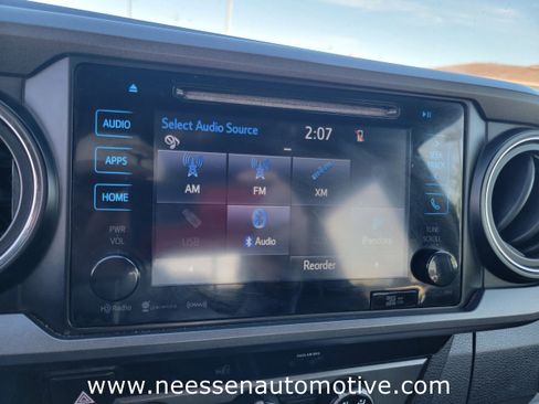 Used 2018 Toyota Tacoma TRD Off-Road w/ Technology Package image 24