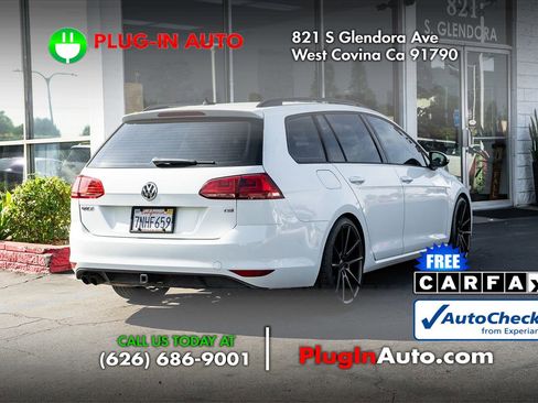 Used 2015 Volkswagen Golf S image 4