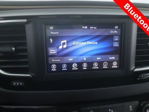 Used 2019 Chrysler Pacifica Touring-L image 5