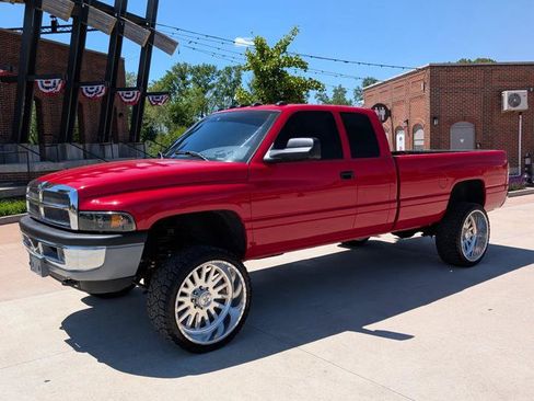 Used 1998 Dodge Ram 2500 Truck 4x4 Quad Cab image 2