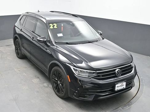 Used 2022 Volkswagen Tiguan SE R-Line AWD/4WD image 17