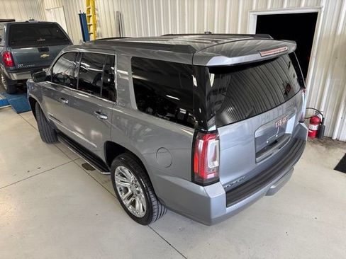 Used 2020 GMC Yukon SLT w/ Premium Edition AWD/4WD image 10