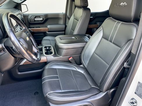 Certified 2019 Chevrolet Silverado 1500 High Country w/ High Country Premium Package AWD/4WD image 5