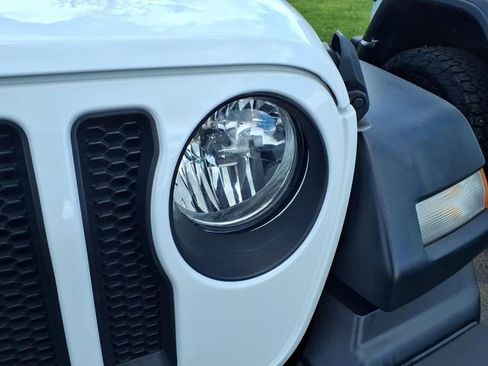 Certified 2021 Jeep Wrangler Sport AWD/4WD image 11