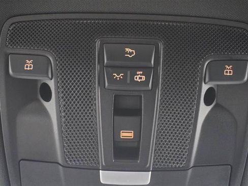 Used 2018 Mercedes-Benz CLA 250 image 27