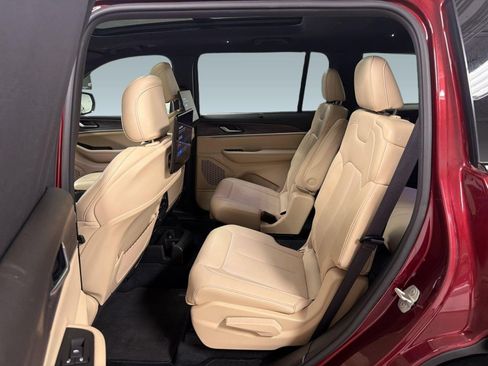 Used 2023 Jeep Grand Cherokee L Limited w/ Luxury Tech Group II RWD image 22