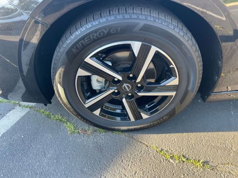 Used 2025 Nissan Sentra SV image 28