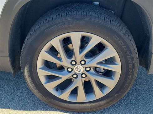 Certified 2025 Buick Enclave Preferred image 8