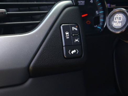 Used 2018 Chevrolet Tahoe LT RWD image 27