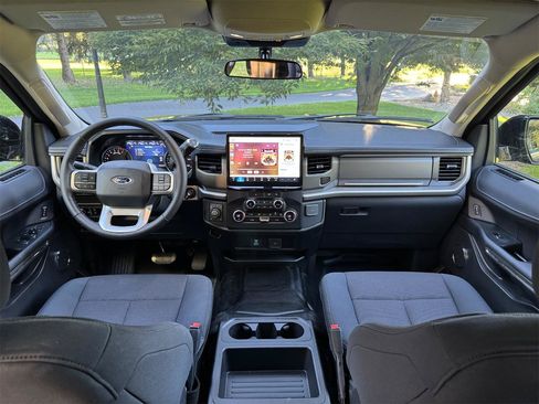 Used 2023 Ford Expedition Max XL AWD/4WD image 3