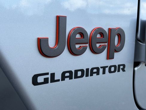 Used 2022 Jeep Gladiator Mojave w/ Cold Weather Group AWD/4WD image 13